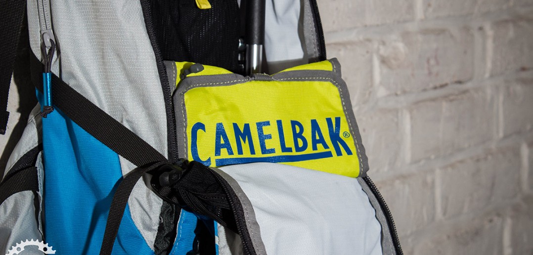 Mit praktischer Werkzeugrolle