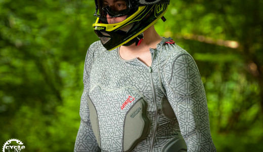 Großer Reißverschluss für verbesserten Einstieg