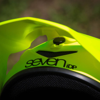 Das Visier ist verstellbar